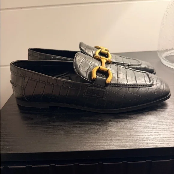 Zara Croc-Embossed Black Loafers with Gold Buckle - Picture 2 of 3